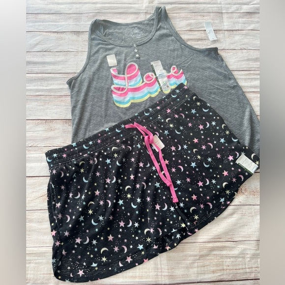 Comfort Dream Set: XL Sleep Tank Top and Shorts for Luxurious Rest - Picture 1 of 2